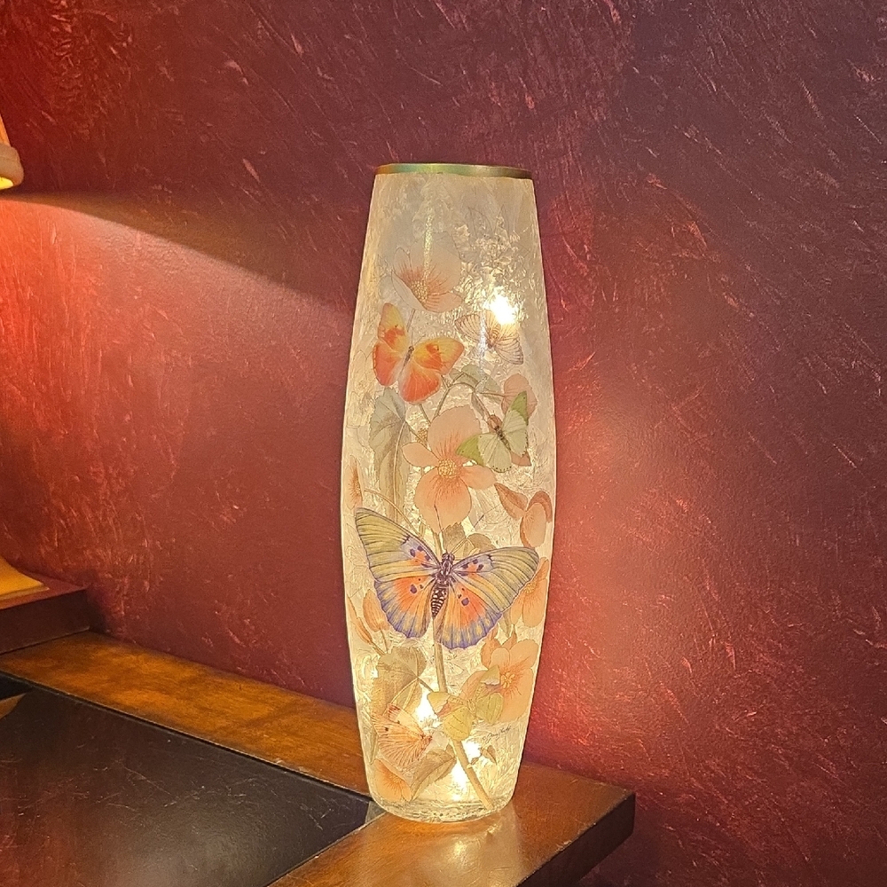 Stony Creek Butterfly Lighted Glass -  Designed By Jane Shasky
